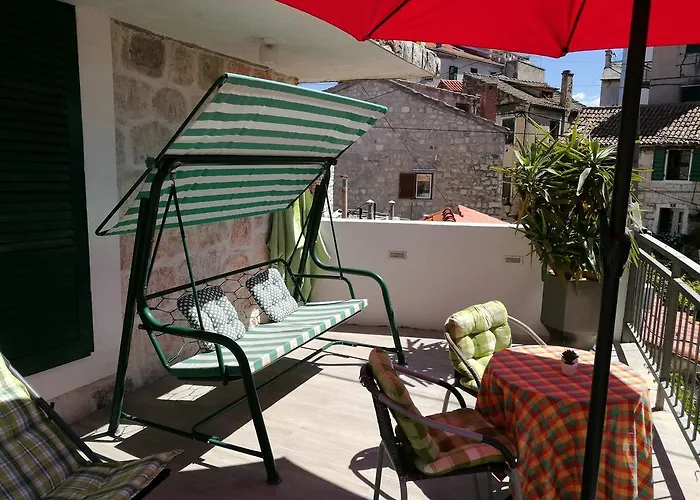Paradise Apartment With Big Sunny Terrace In The Old Town, Few Meters From The Sea & Riva Promenade