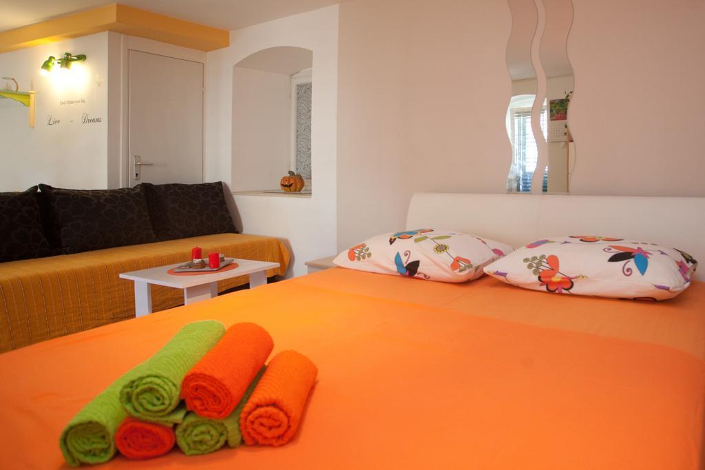 Apartment Paradise With Big Sunny Terrace In The Old Town, Few Meters From The Sea & Riva Promenade